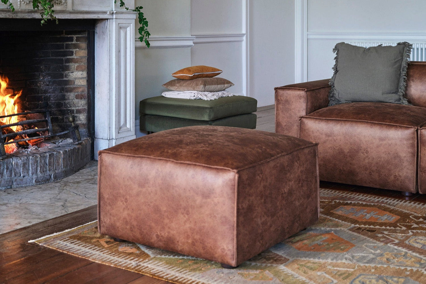 Model 03 Ottoman, Chestnut