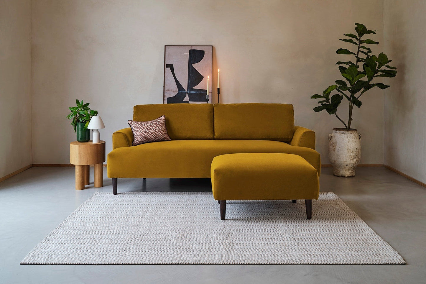Dreisitzer-Sofa Model 05 mit Chaiselongue rechts