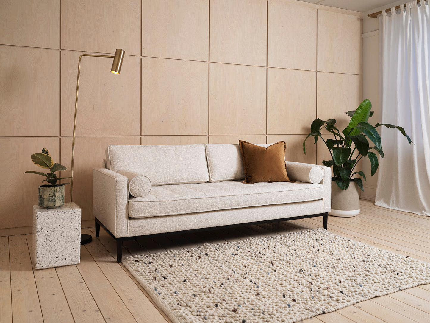 Model 02 Dreisitzer-Schlafsofa , Elfenbeinfarbe