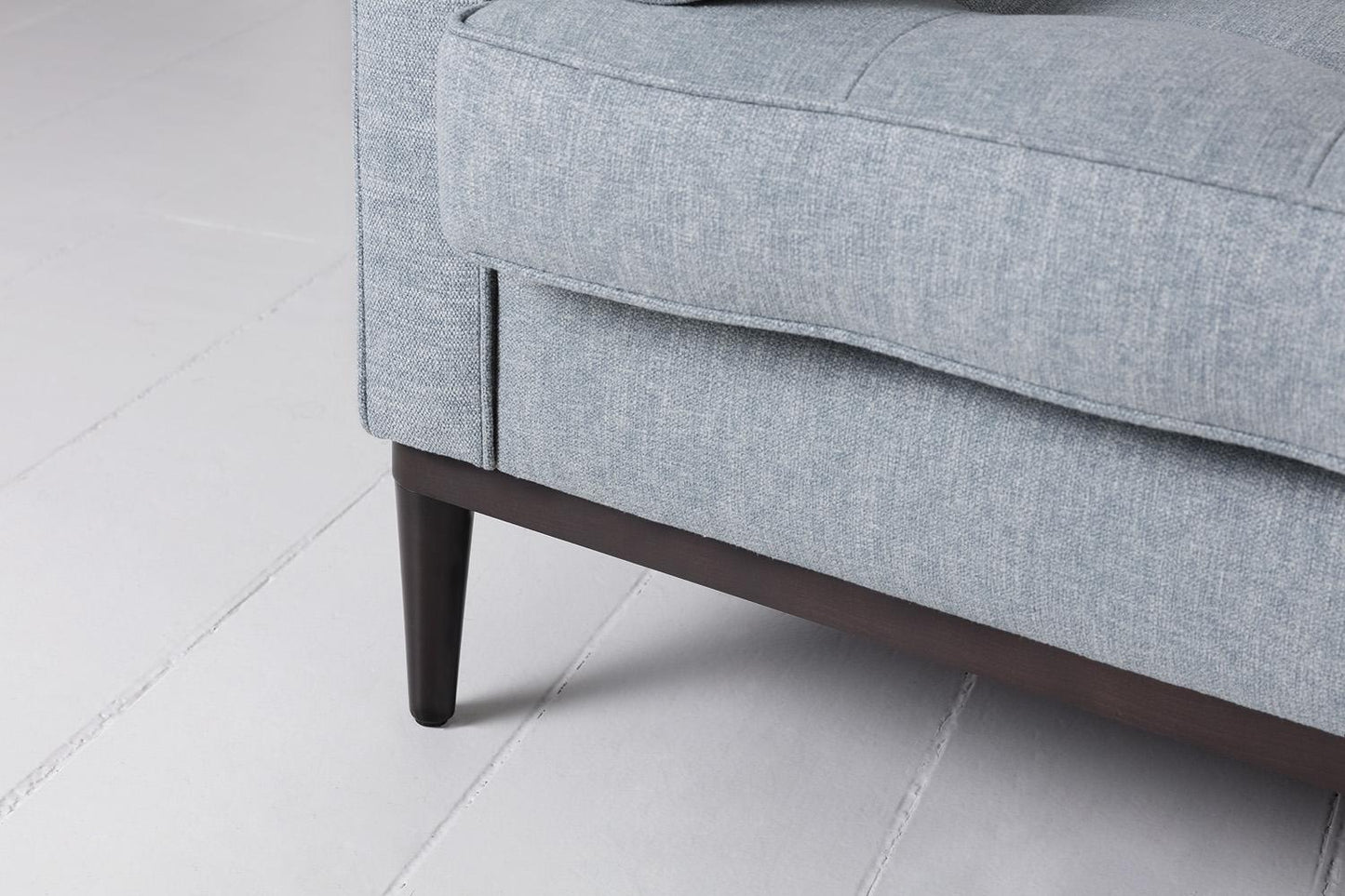 Model 02 Dreisizter Sofa mit Hocker, Meerglasblau
