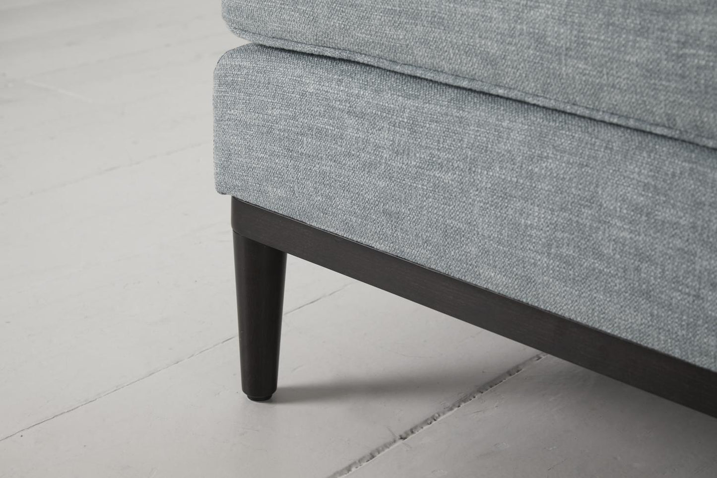 Polsterhocker Model 02, Meerglasblau