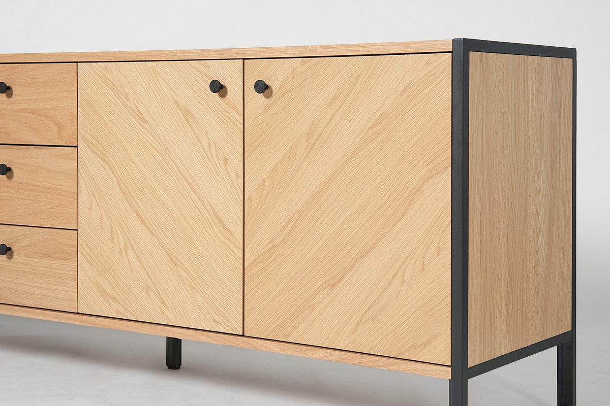 Sideboard 05