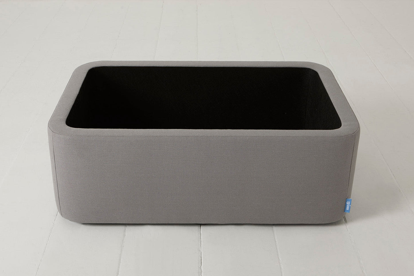 Storage 02, Risso