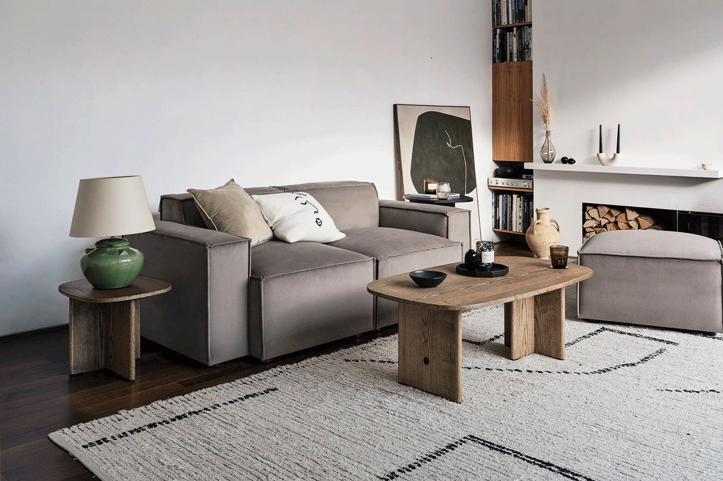 Zweisitzer-Sofa Model 03 mit Chaiselongue links, Elefantengrau