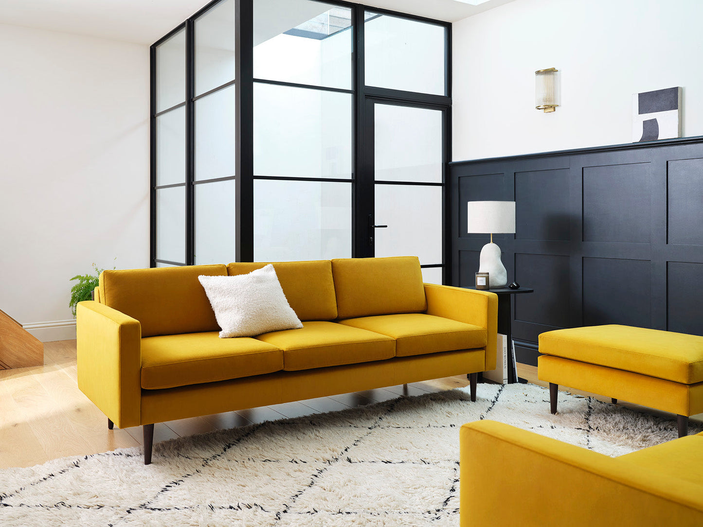 Dreisitzer-Sofa Model 01, Senfgelb