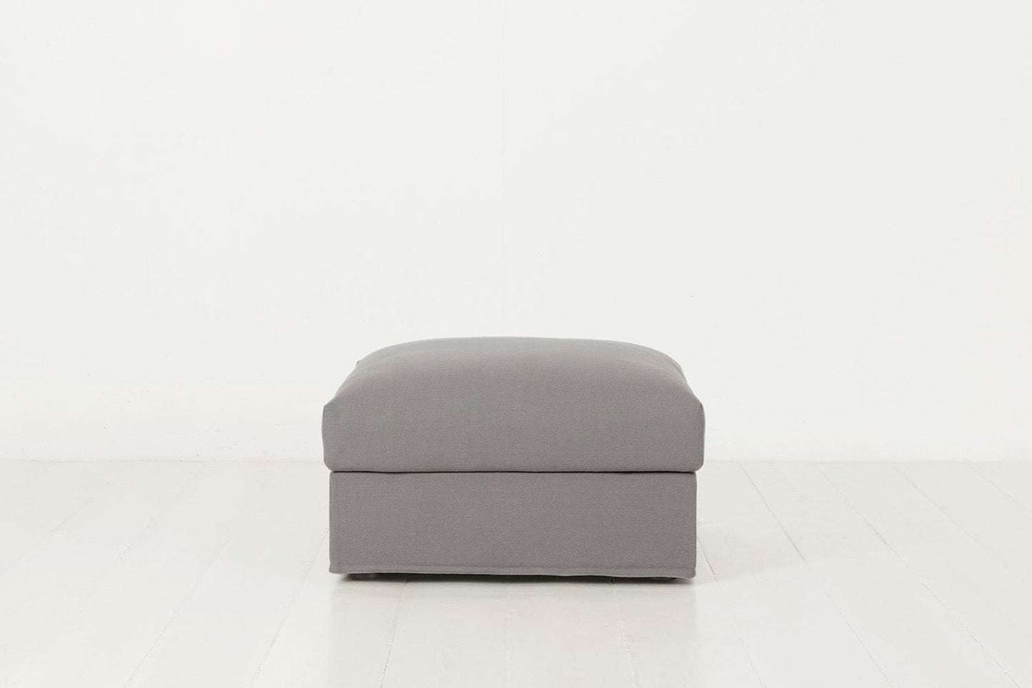 Model 06 Ottoman, Risso