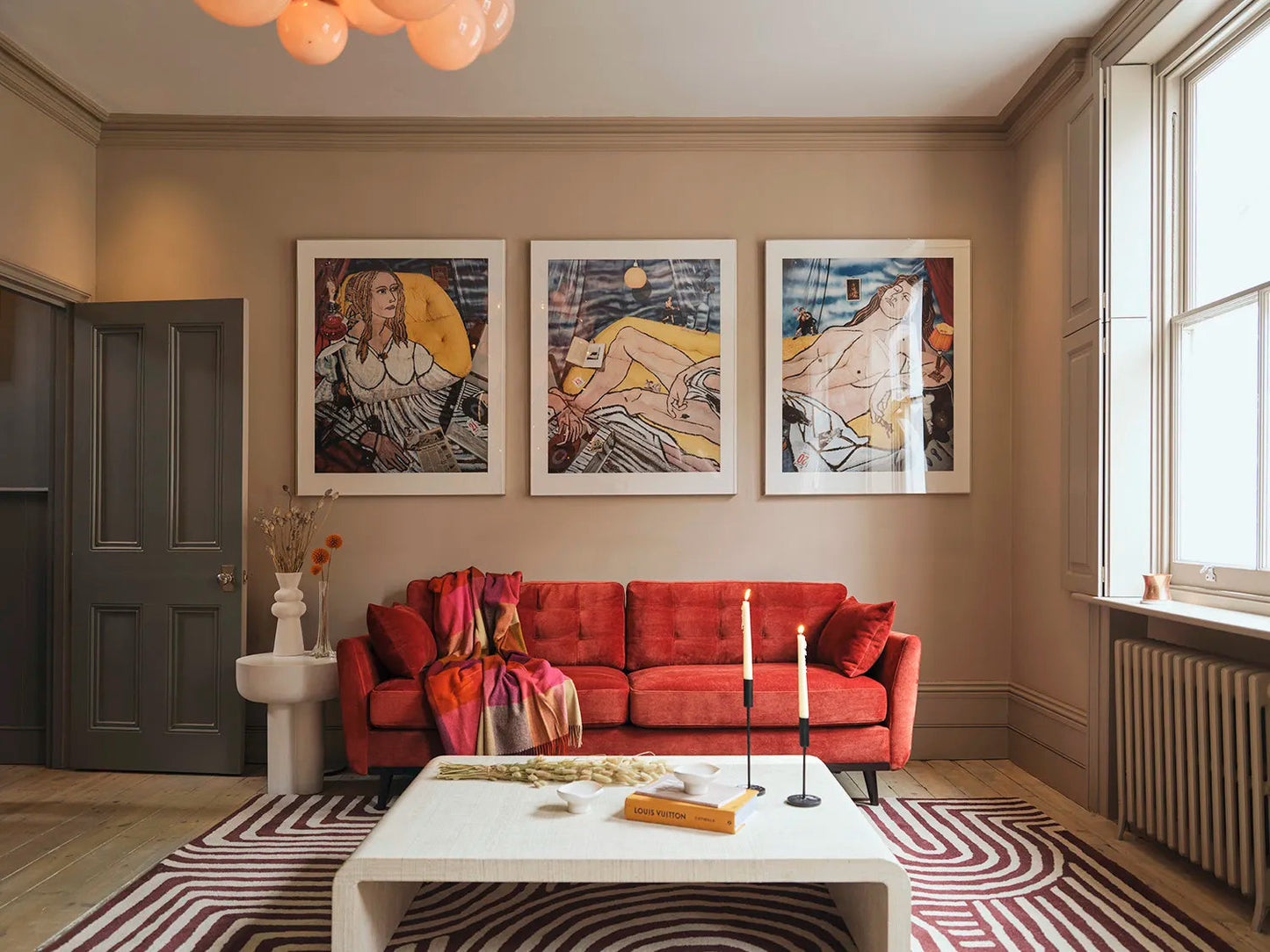 Dreisitzer-Sofa Model 10, Harissarot