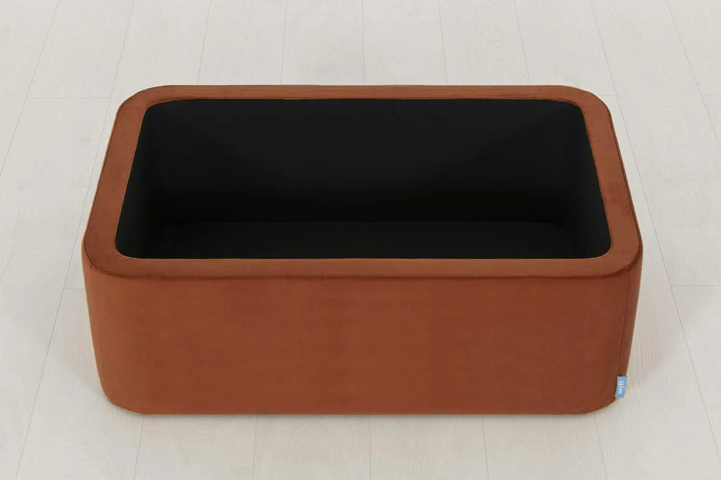 Storage 02, Umber