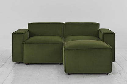 Zweisitzer-Sofa Model 03 mit Chaiselongue rechts, Laubgrün