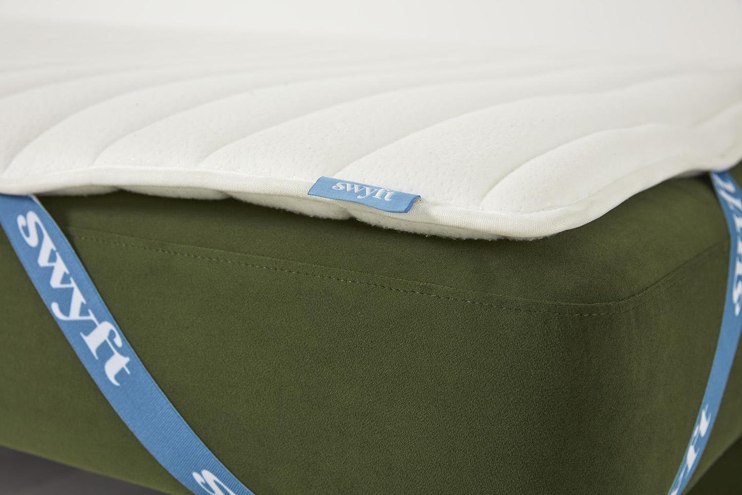 Model 04 Dreisitzer-Schlafsofa