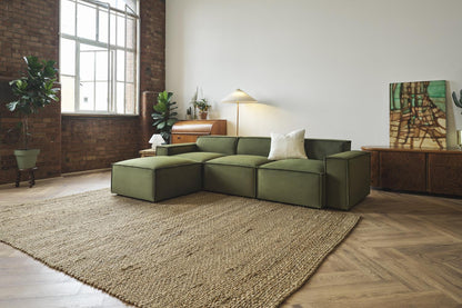 Dreisitzer-Sofa Model 03 mit Chaiselongue links, Laubgrün