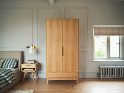Kleiderschrank 01, Eiche
