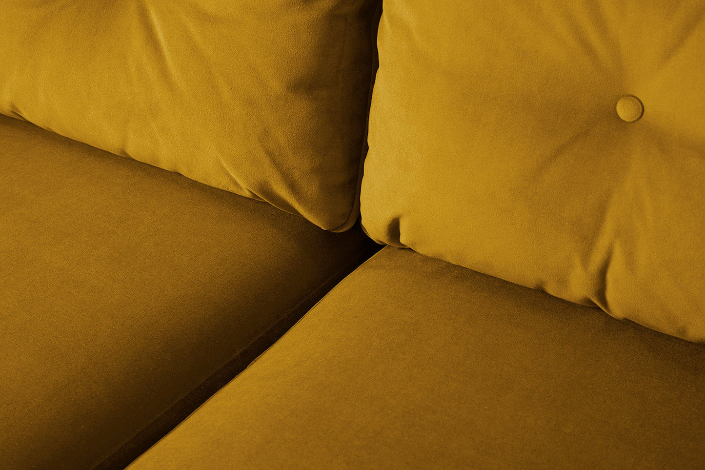 Model 19 Dreisitzer-Sofa mit Polsterhocker, Senfgelb