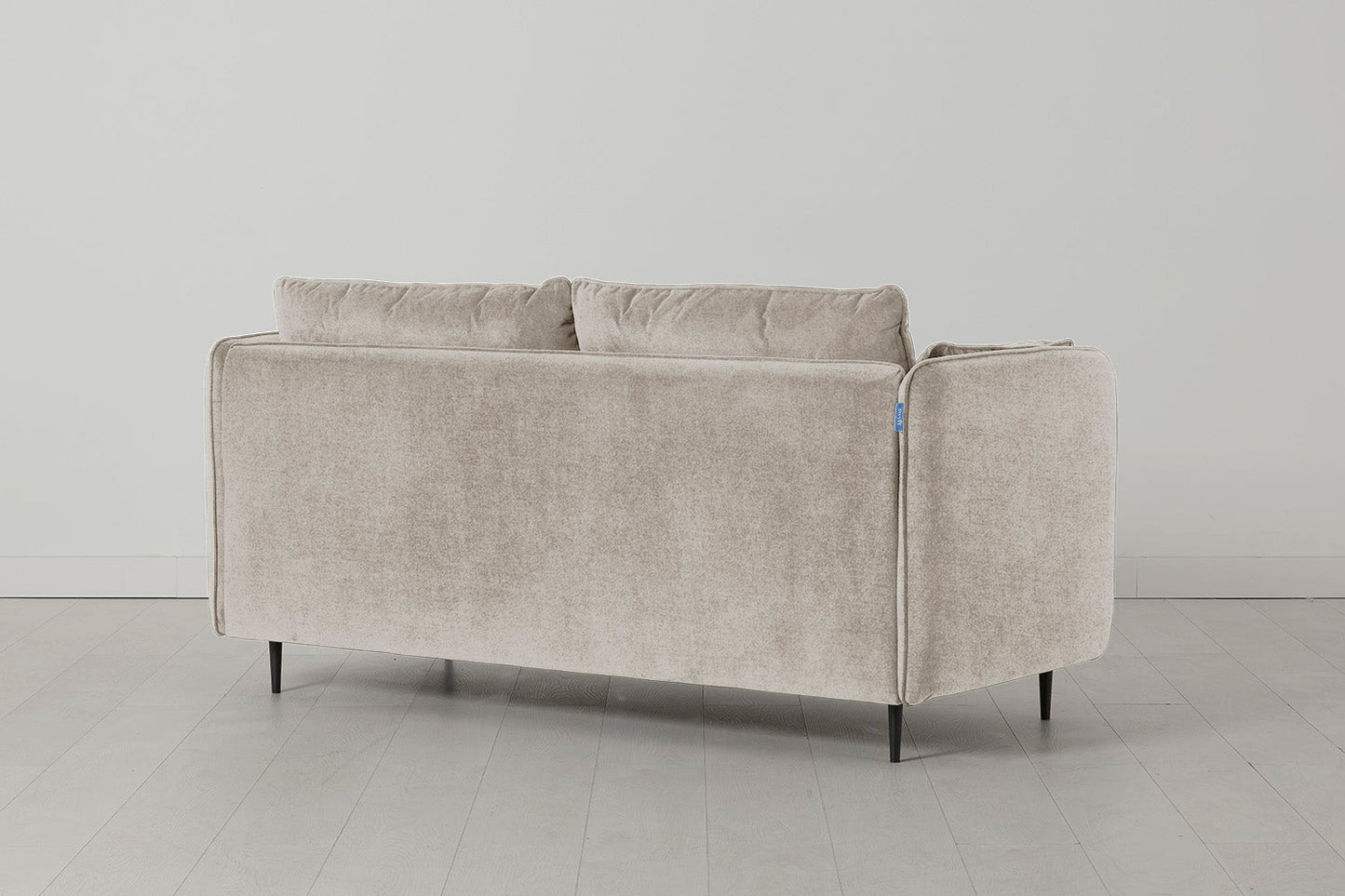 Model 19 Zweisitzer-Sofa mit Polsterhocker, Kreideweiß