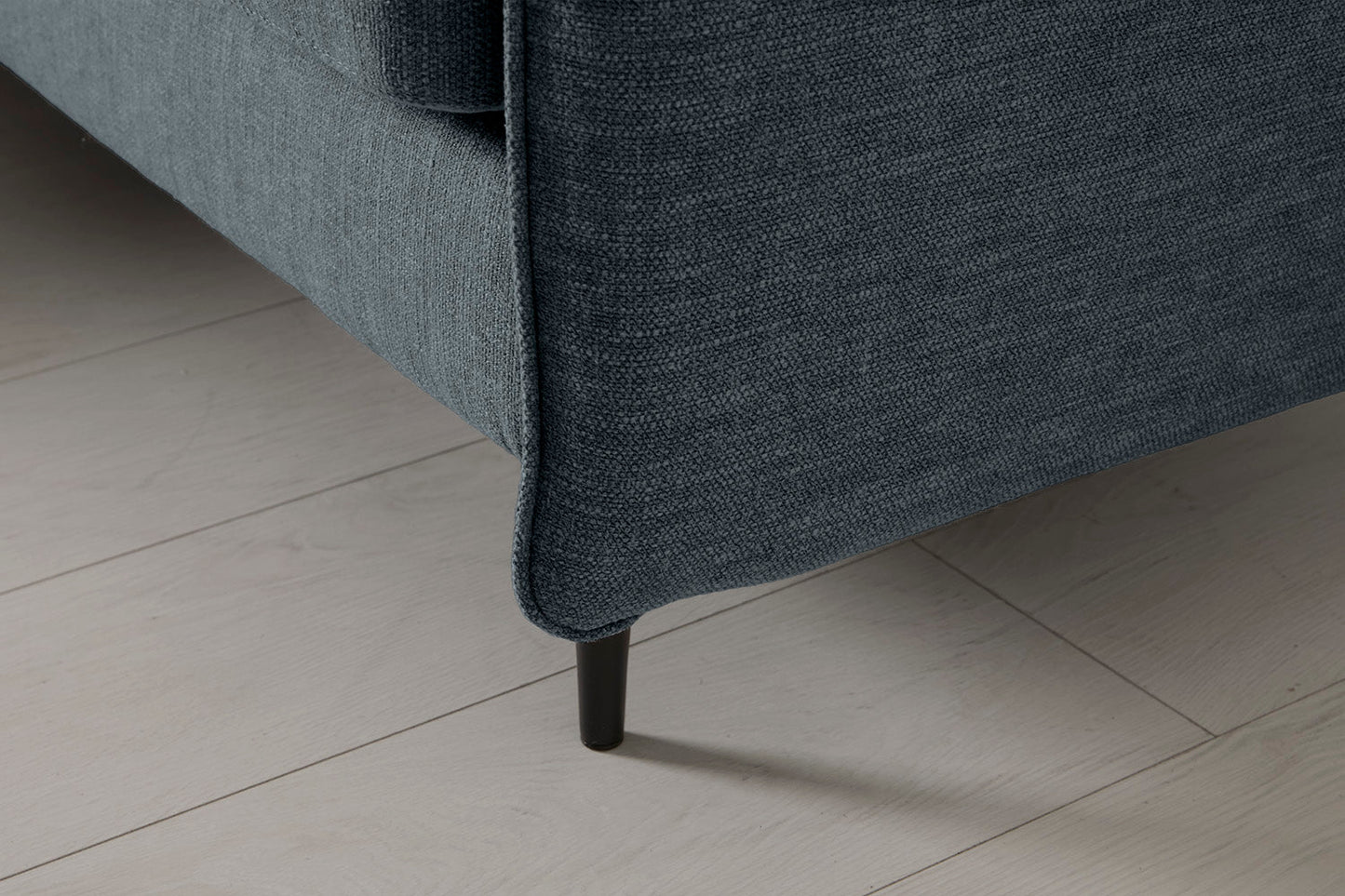 Model 19 Zweisitzer-Sofa mit Polsterhocker, Meeresblau