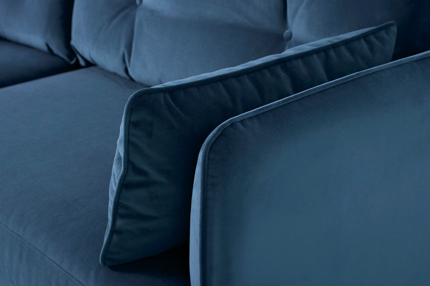 Model 19 Zweisitzer-Sofa mit Polsterhocker, Blaugrün