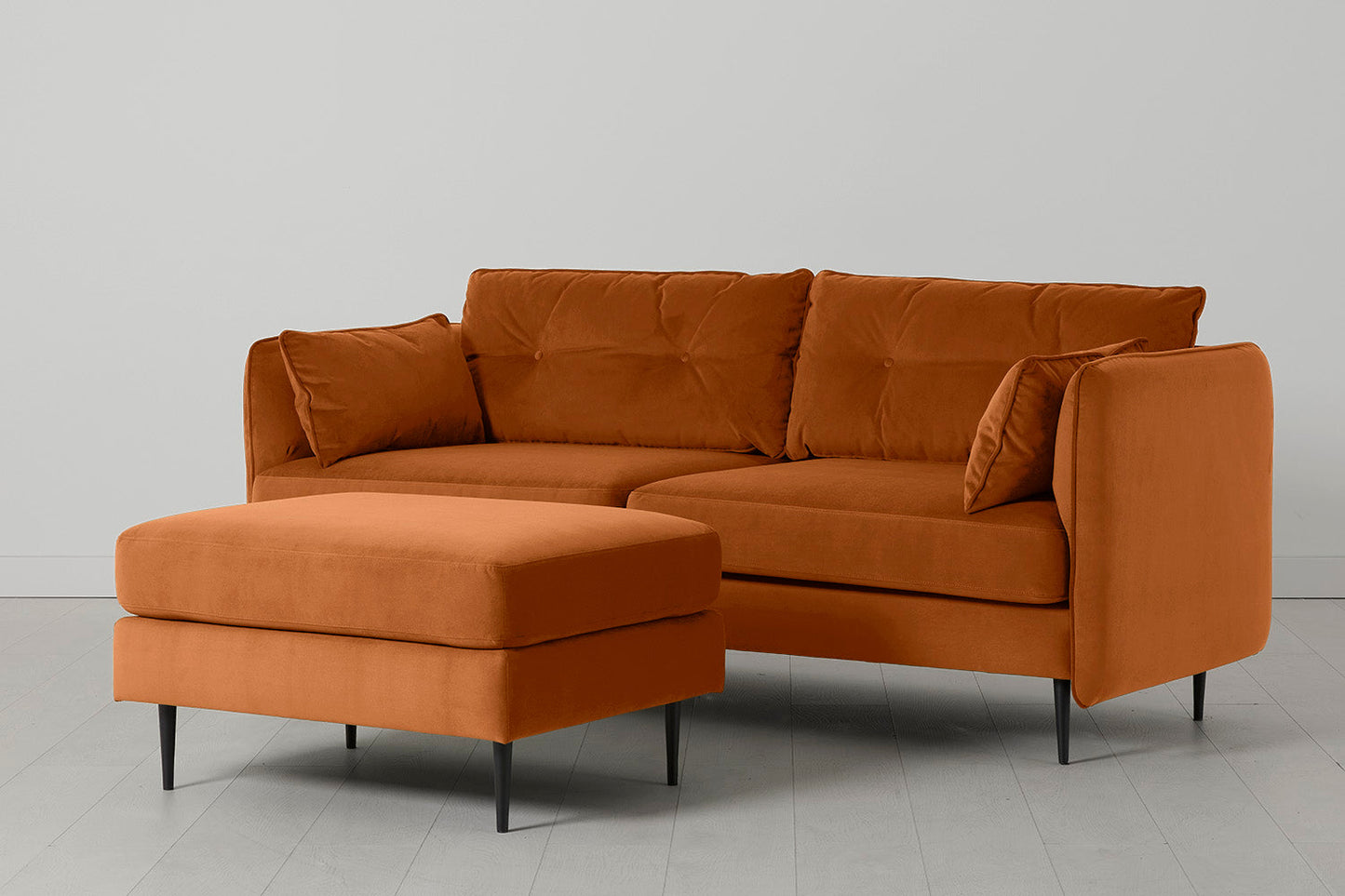 Model 19 Dreisitzer-Sofa mit Polsterhocker, Bronze