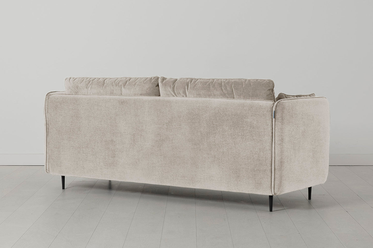 Model 19 Dreisitzer-Sofa mit Polsterhocker, Kreideweiß