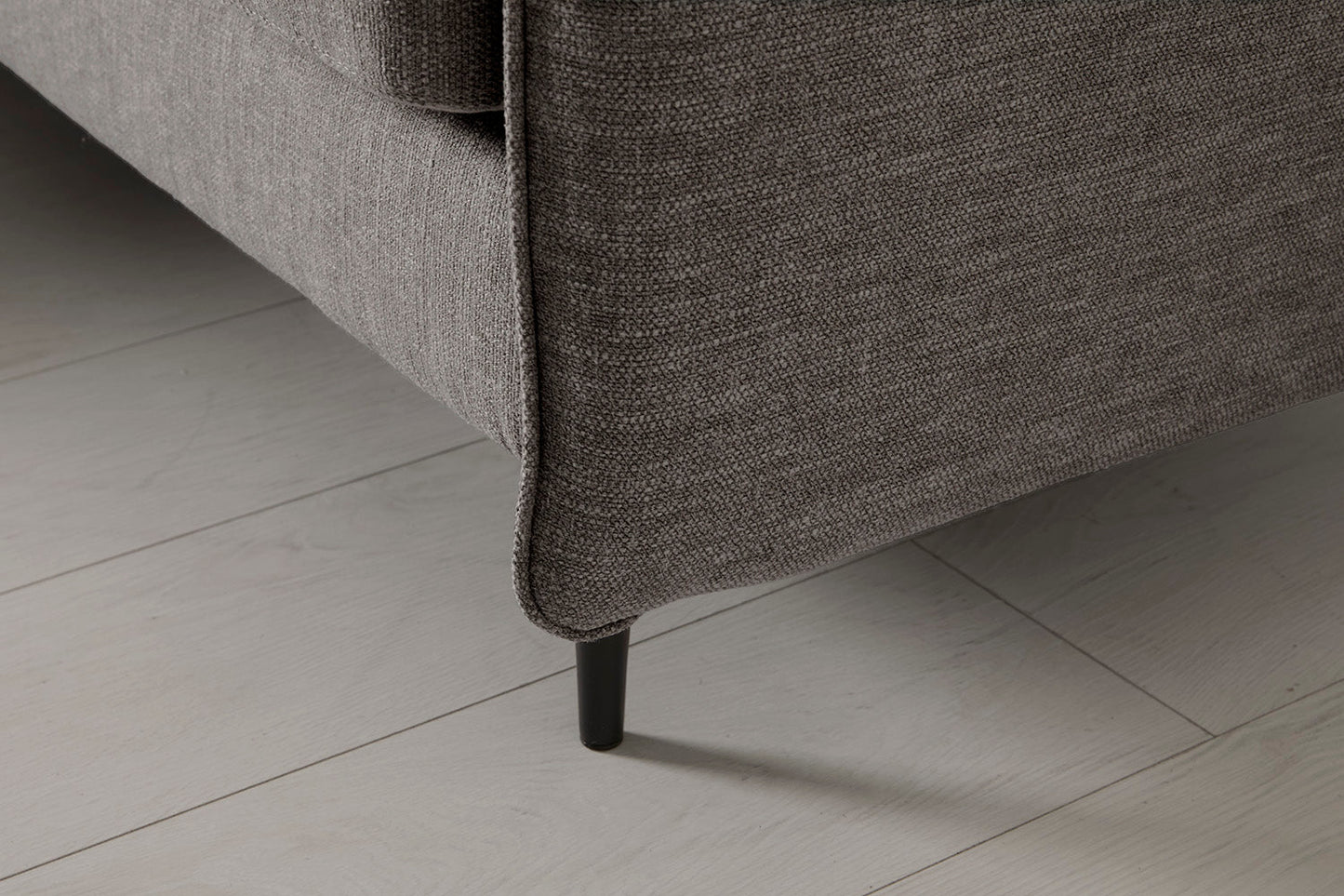 Model 19 Zweisitzer-Sofa mit Polsterhocker, Schattengrau