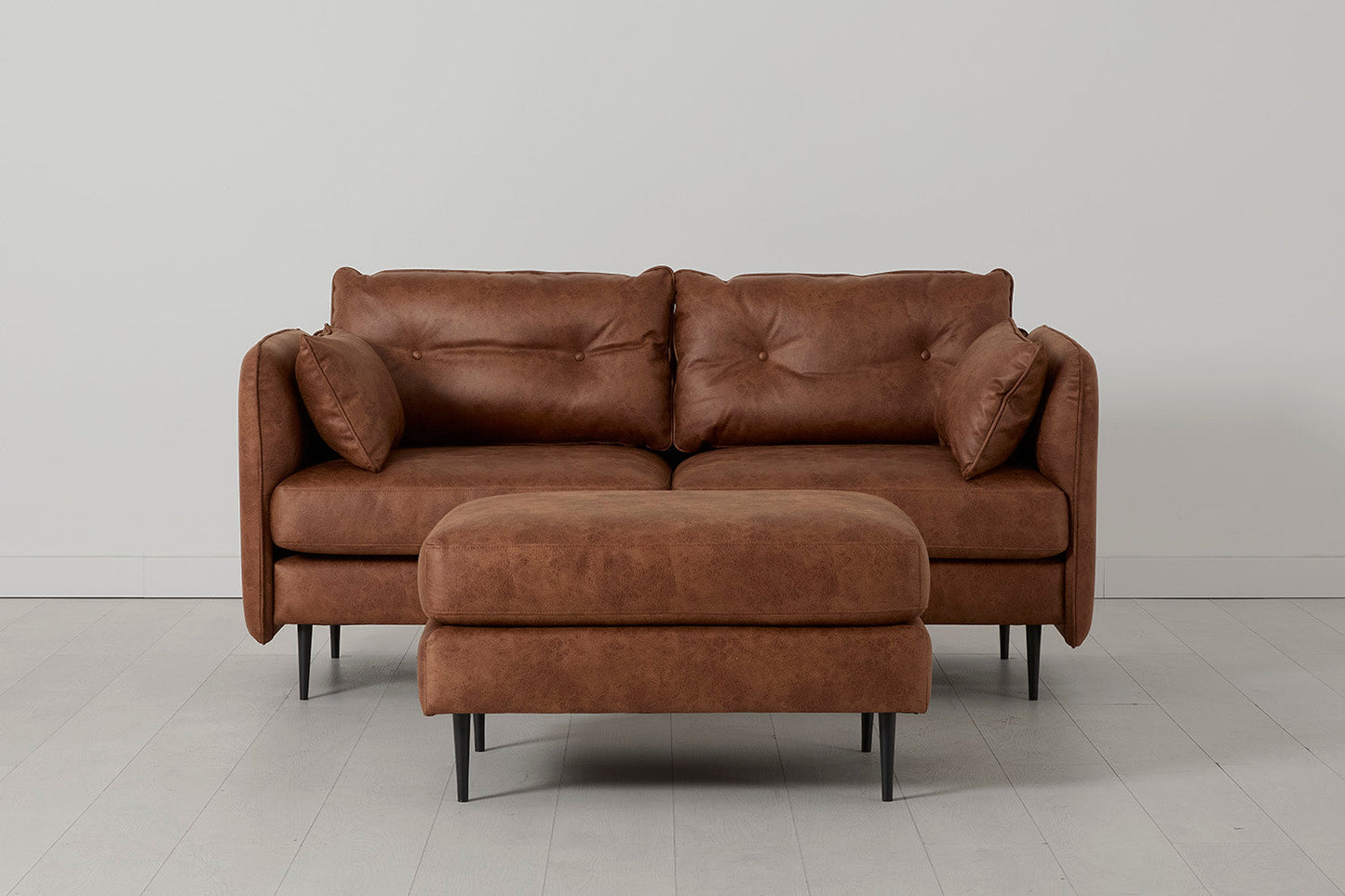 Model 19 Zweisitzer-Sofa mit Polsterhocker, Kastanienbraun