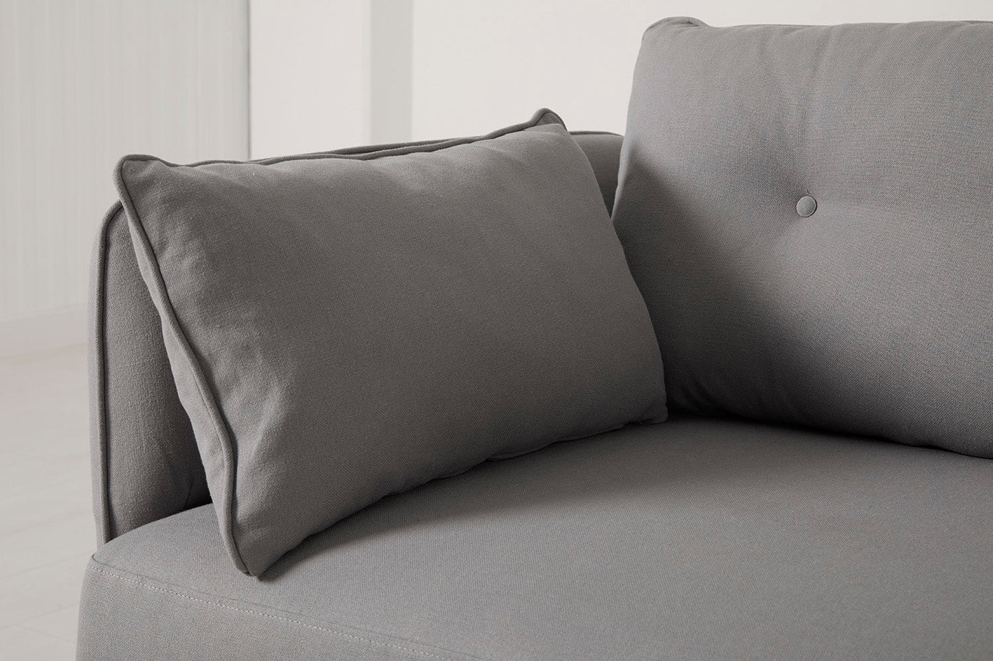 Model 19 Loveseat, Risso