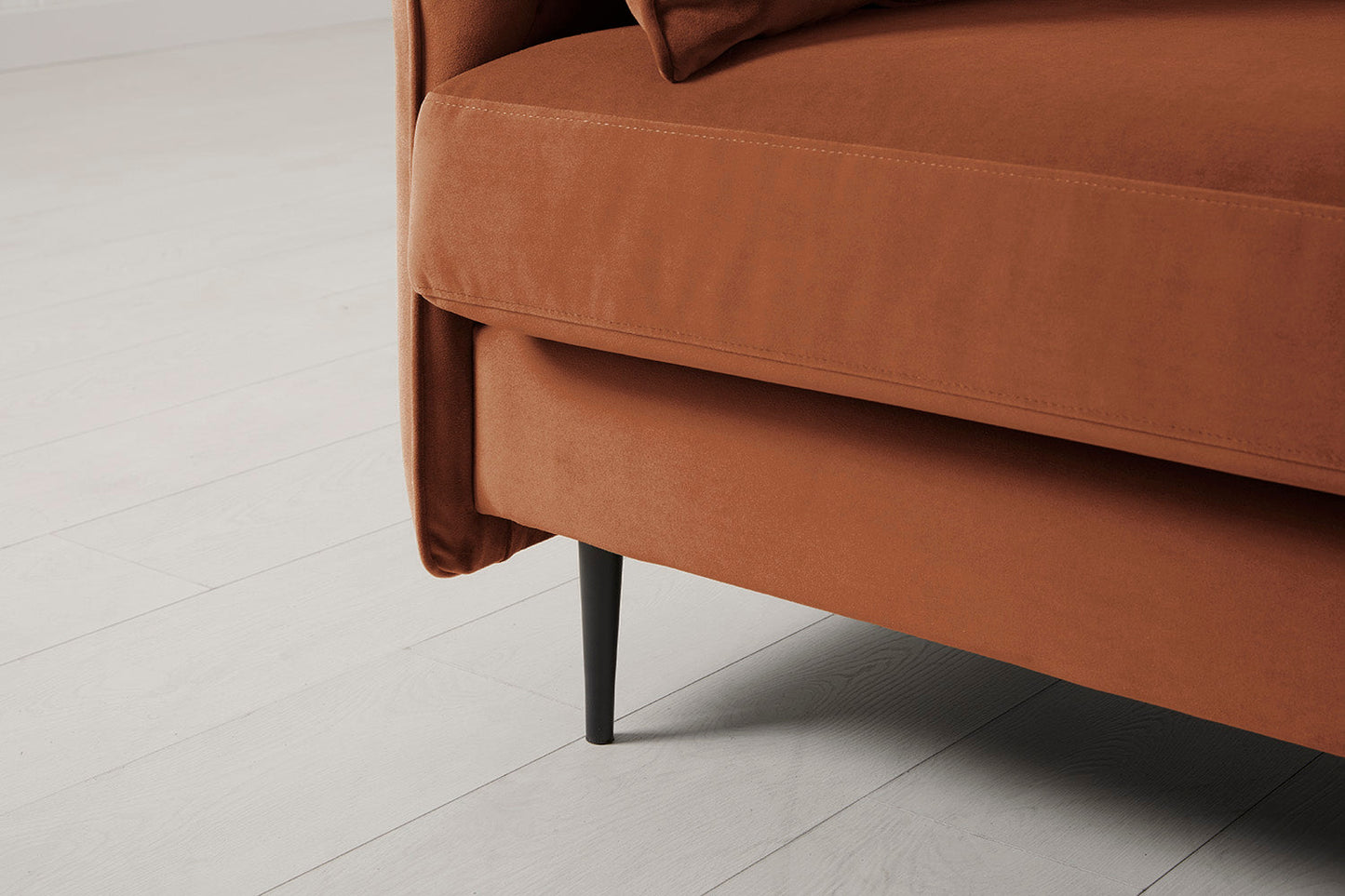 Model 19 Dreisitzer-Sofa, Umbrabraun