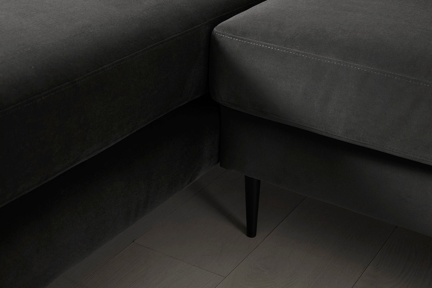 Model 19 Dreisitzer Chaiselongue-Sofa (Rechts), Dunkelgrau