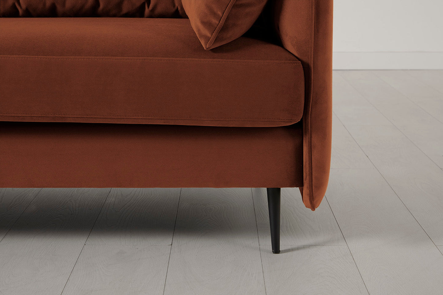 Model 19 Dreisitzer-Sofa, Umbrabraun