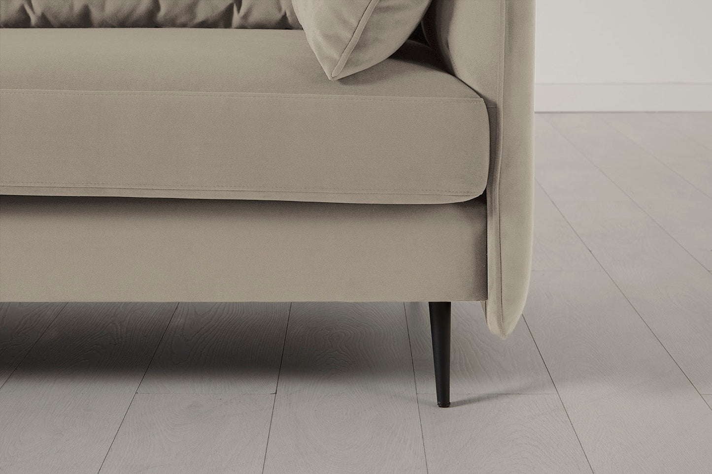 Model 19 Loveseat, Knochenweiß