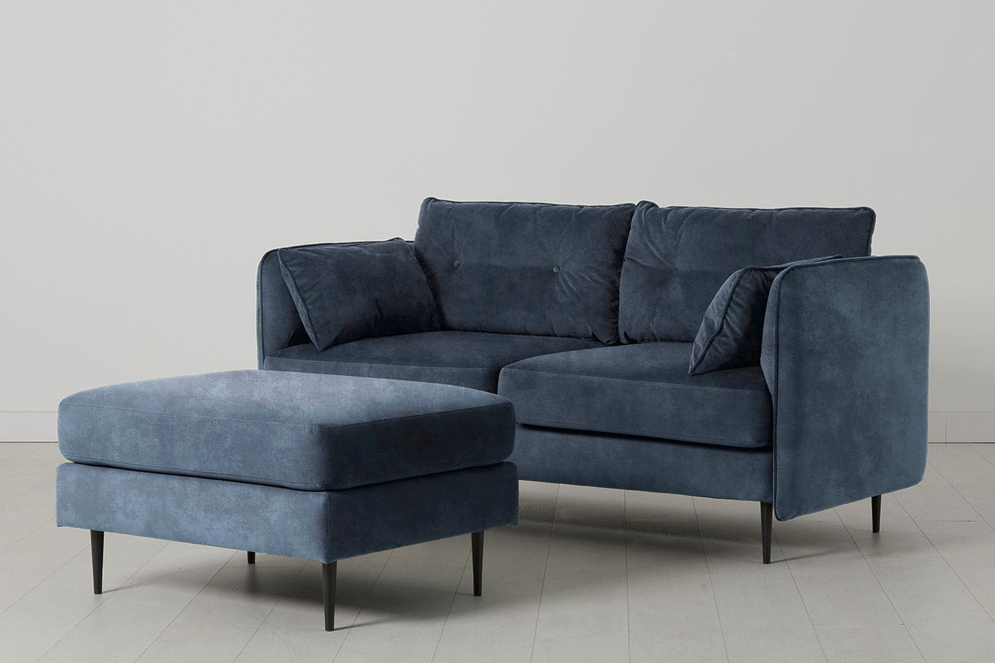 Model 19 Zweisitzer-Sofa mit Polsterhocker, Ozeanblau