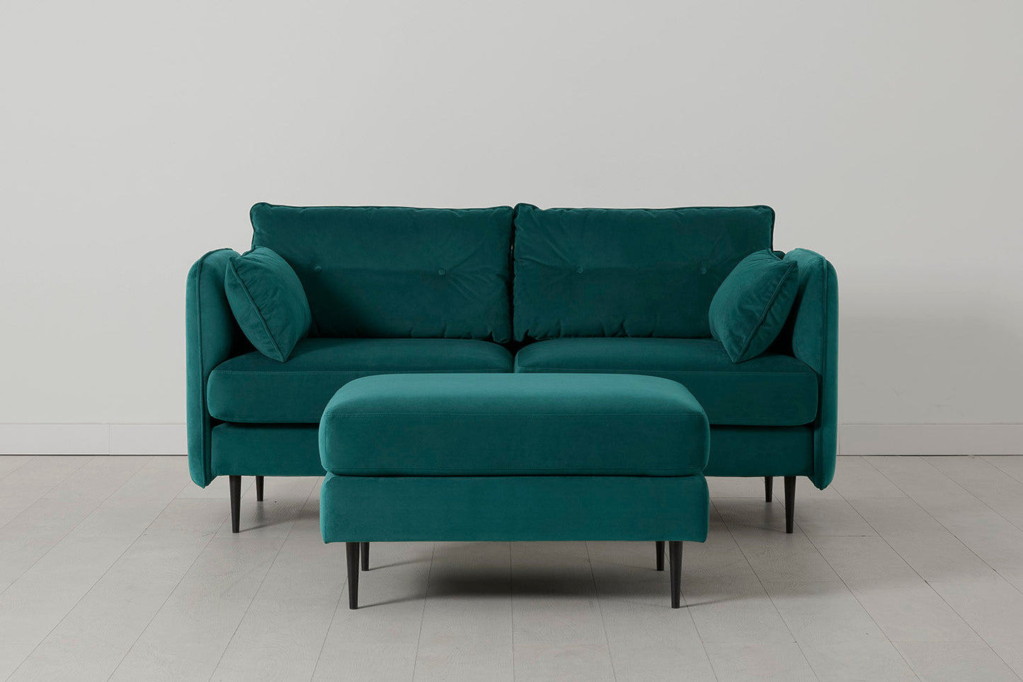 Model 19 Zweisitzer-Sofa mit Polsterhocker, Eisvogelblau