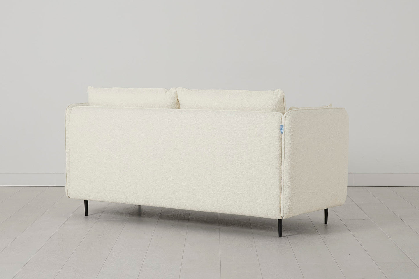 Model 19 Zweisitzer-Sofa mit Polsterhocker, Elfenbeinfarbe