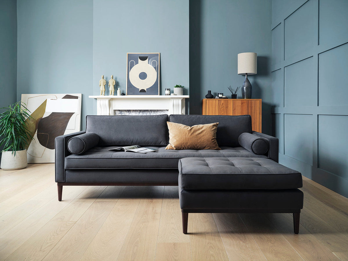 Model 02 Dreisizter Sofa mit Hocker, Dunkelgrau